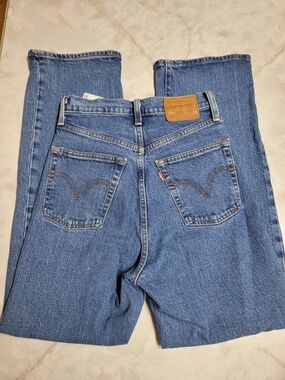 Levi’s Premium Ribcage Straight Jeans Women’s 25 High Rise Button Fly W25 L27